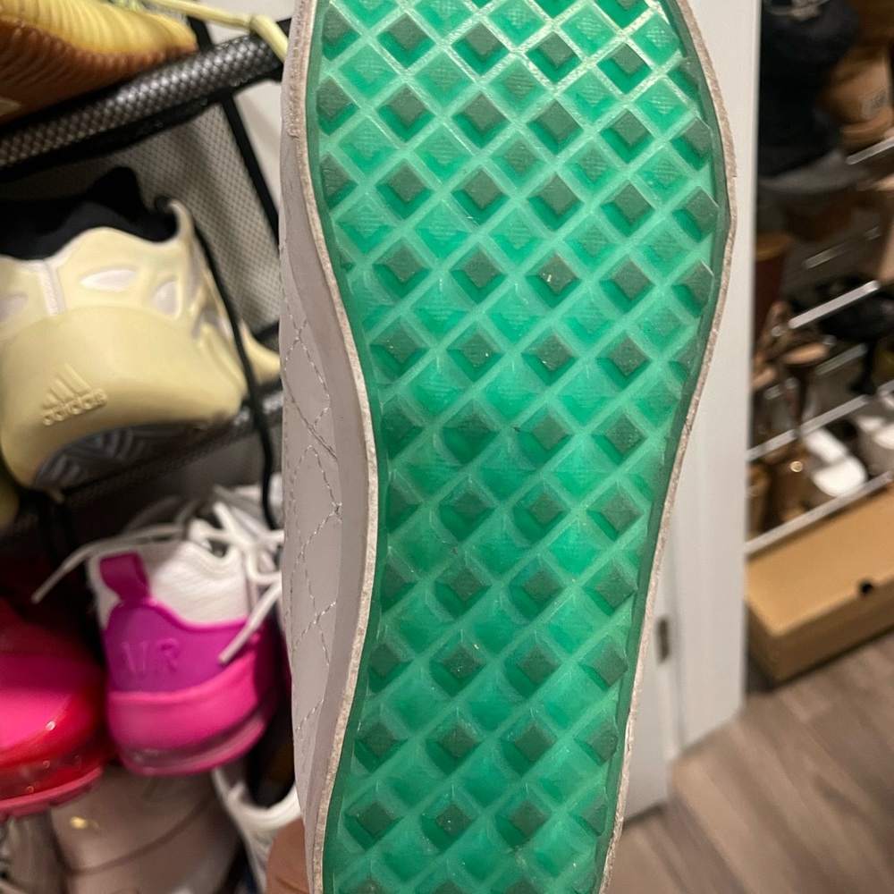 Golf shoes